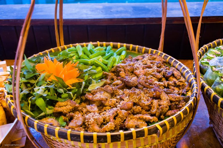 Home 19 Buffet Thủy Tạ