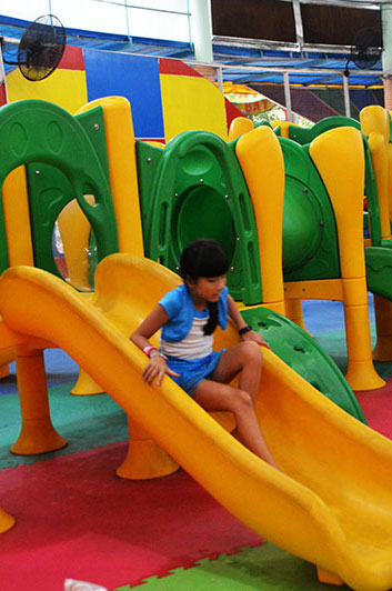 Khu trò chơi kids playground