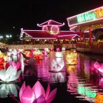 Countdown 2020: Xem pháo hoa tuyệt đẹp từ Thủy Tạ Đầm Sen